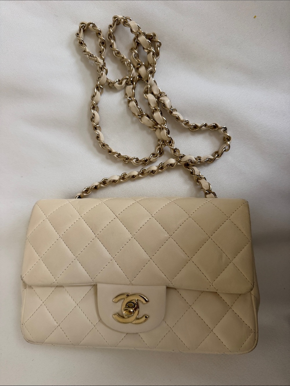 CHANEL White Mini Classic Flap Lambskin - Picture 16 of 16